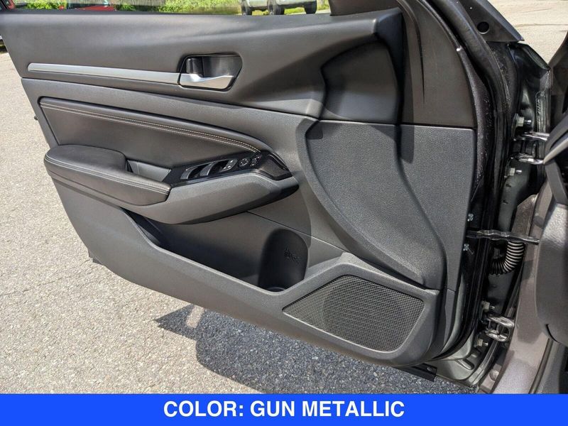 2022 Nissan Altima 2.5 SV photo 21