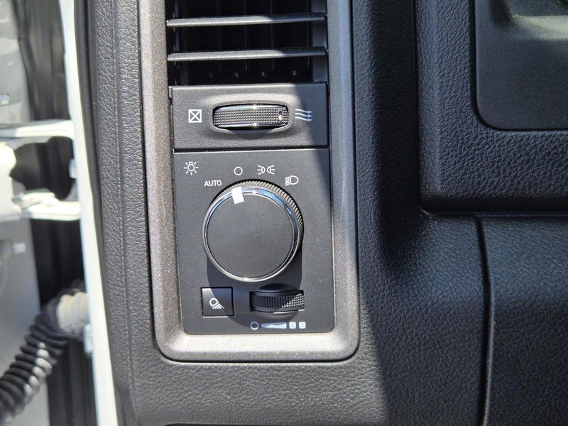 New 2024 RAM 1500 Classic Tradesman Crew Cab 4x4 5'7' Box