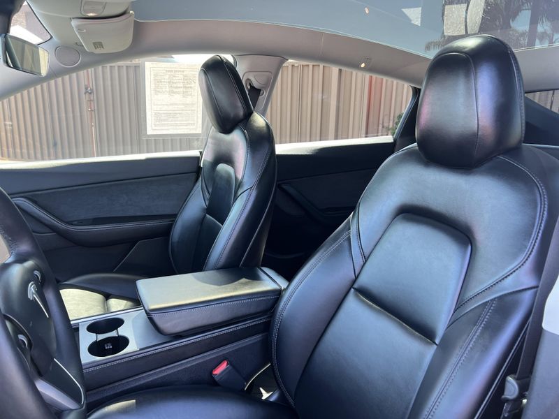 2021 Tesla Model Y Long RangeImage 7