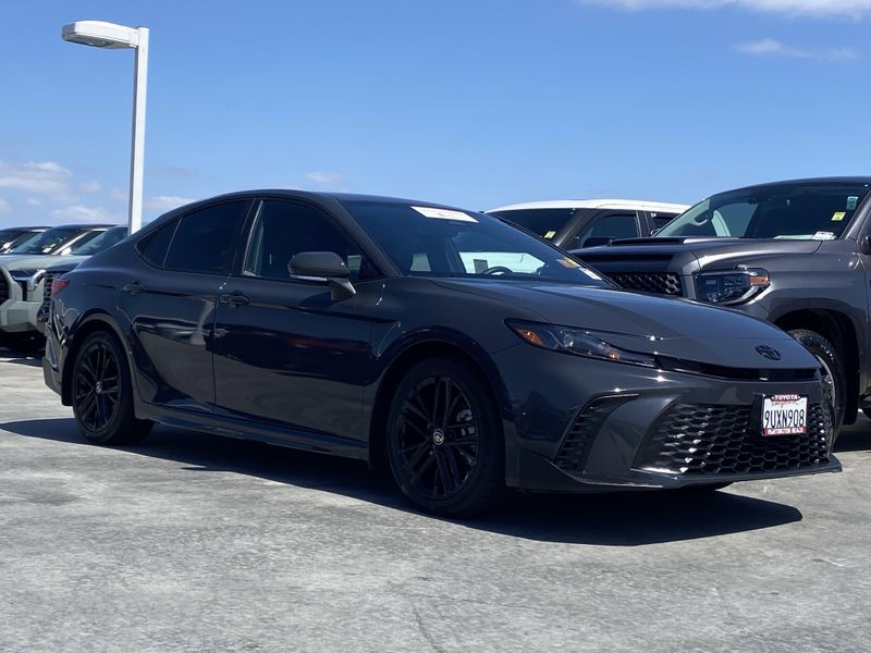 Used 2025 Toyota Camry SEImage 2