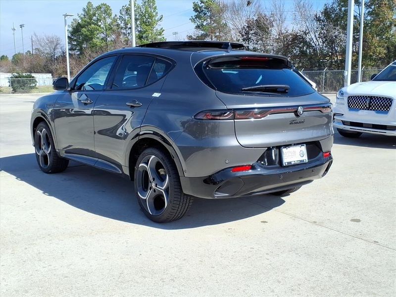 New 2026 Alfa Romeo Tonale Veloce AwdImage 9