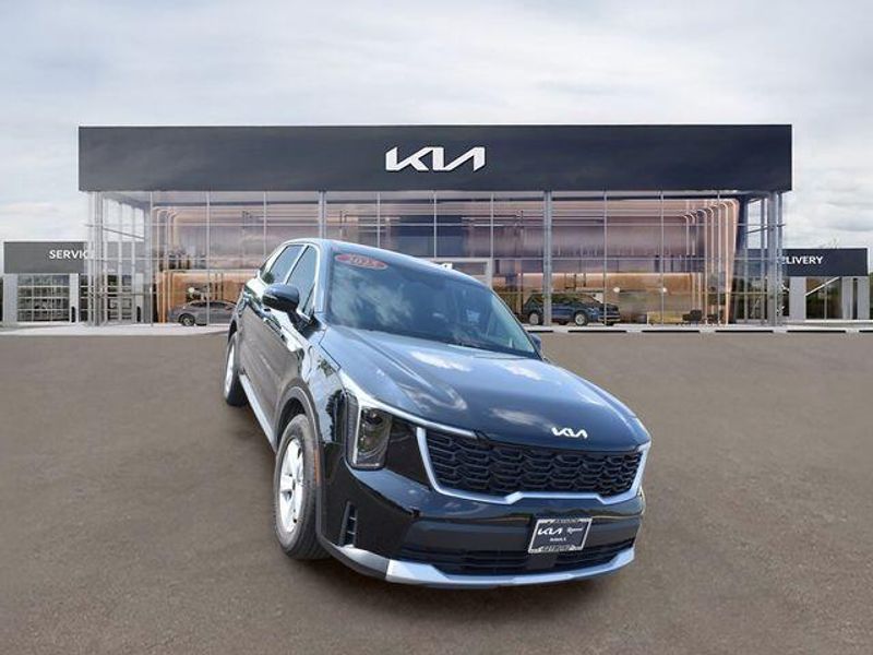 New 2025 Kia Sorento LXImage 10