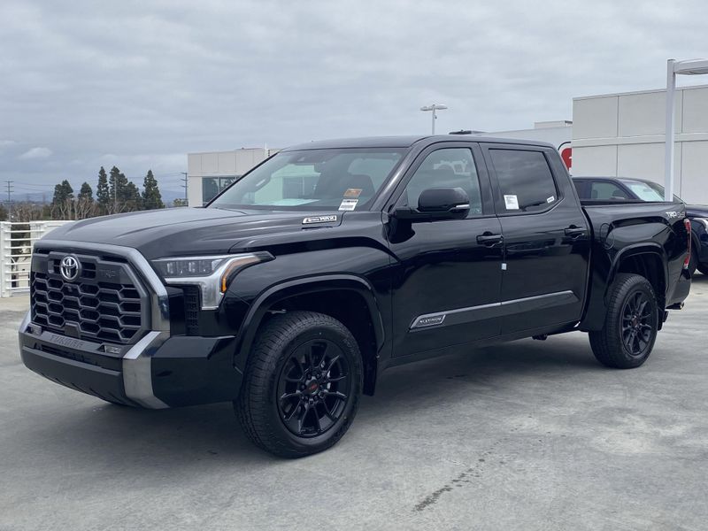 2025 Toyota Tundra Platinum HybridImage 6