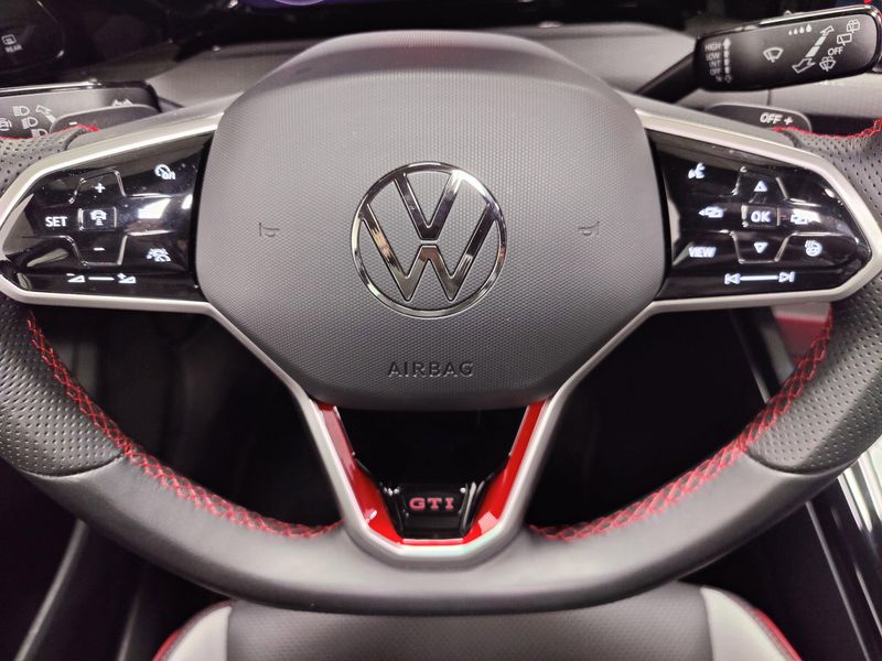 2024 Volkswagen Golf GTI SE w/Sunroof/Leather PkgImage 27