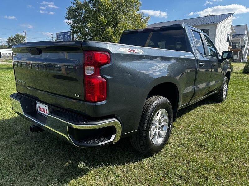2019 Chevrolet Silverado 1500 LT photo 3
