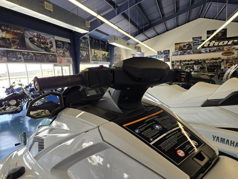 2025 Yamaha VX WHITE Image 14