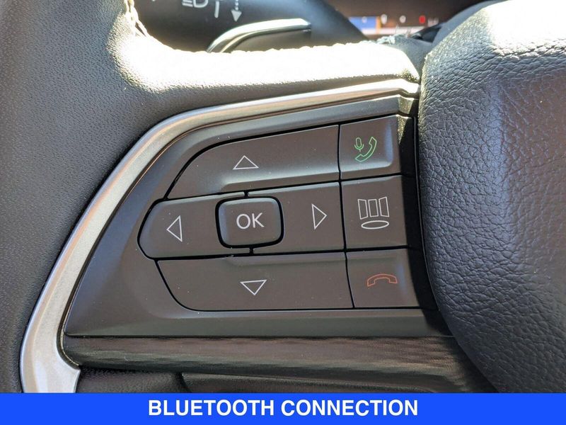 2023 Jeep Grand Cherokee Altitude photo 14