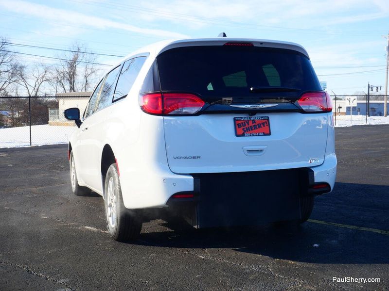 New 2026 Chrysler Voyager LX