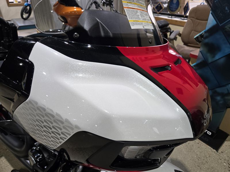 2025 Indian Motorcycle CHALLENGER ELITE 49ST Image 10