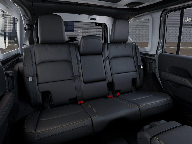 New 2026 Jeep Wrangler 4-door SaharaImage 15