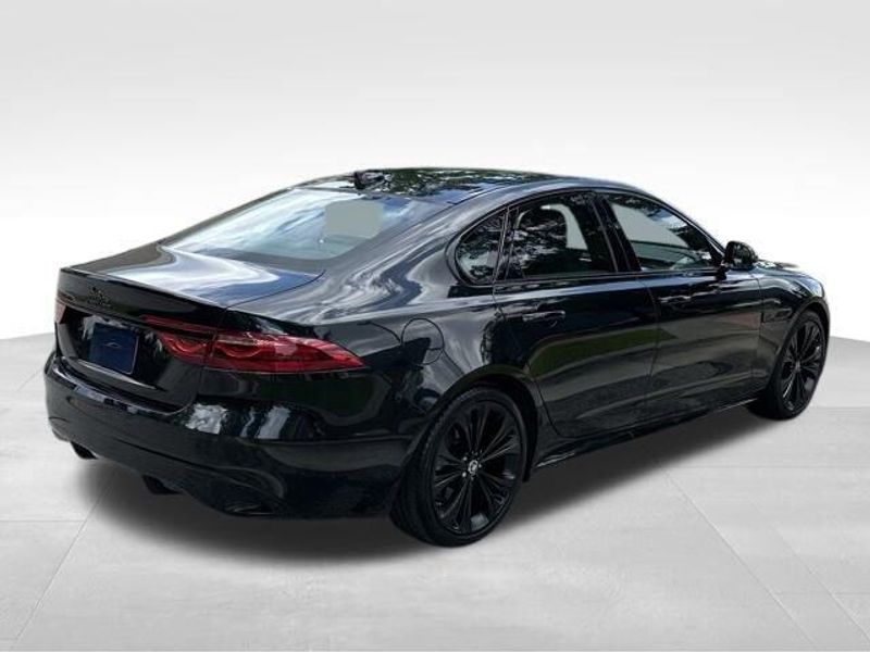 2024 Jaguar XF R-Dynamic SE