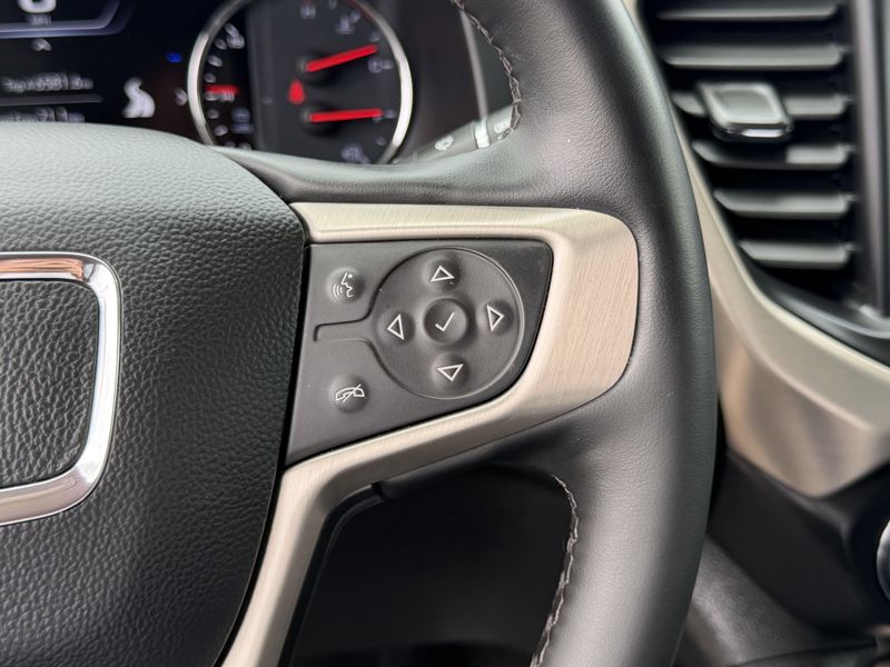 Used 2023 GMC Acadia DenaliImage 25