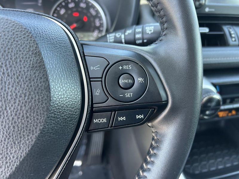 2022 Toyota RAV4 XLE PremiumImage 29