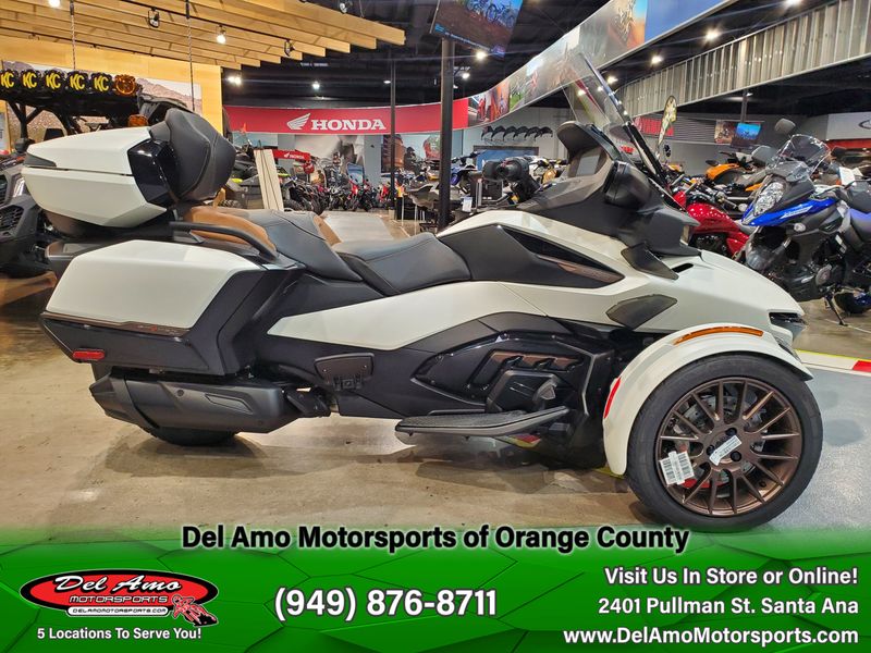 2024 Can-Am SPYDER RT SEA-TO-SKY (SE6)Image 1