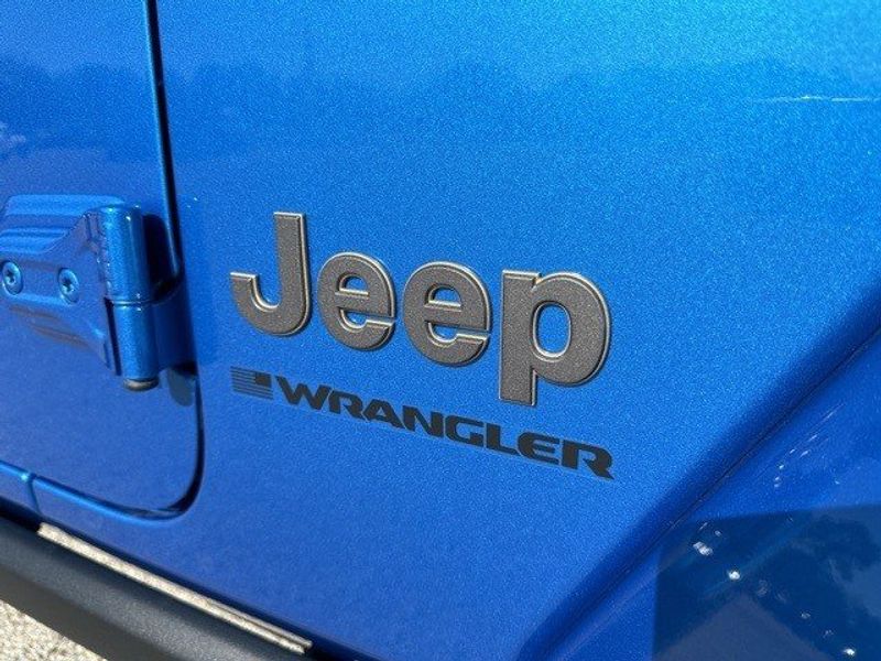 2024 Jeep Wrangler 4-door Rubicon 392Image 37