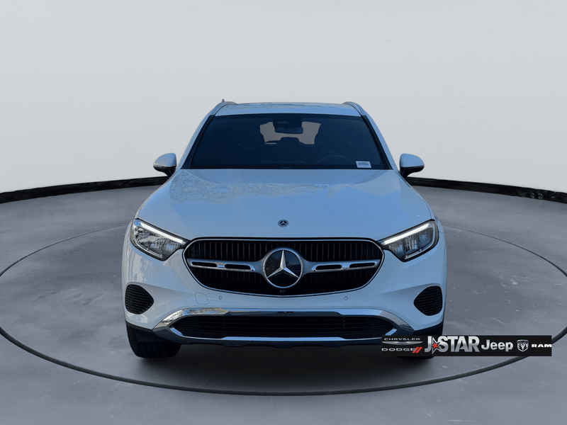 2024 Mercedes Benz GLC 300 photo 2