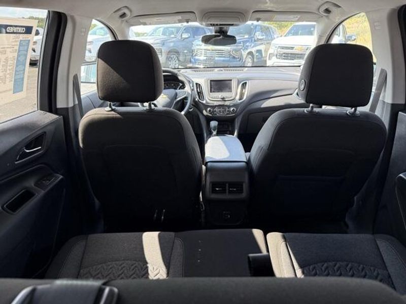 2024 Chevrolet Equinox LT photo 16