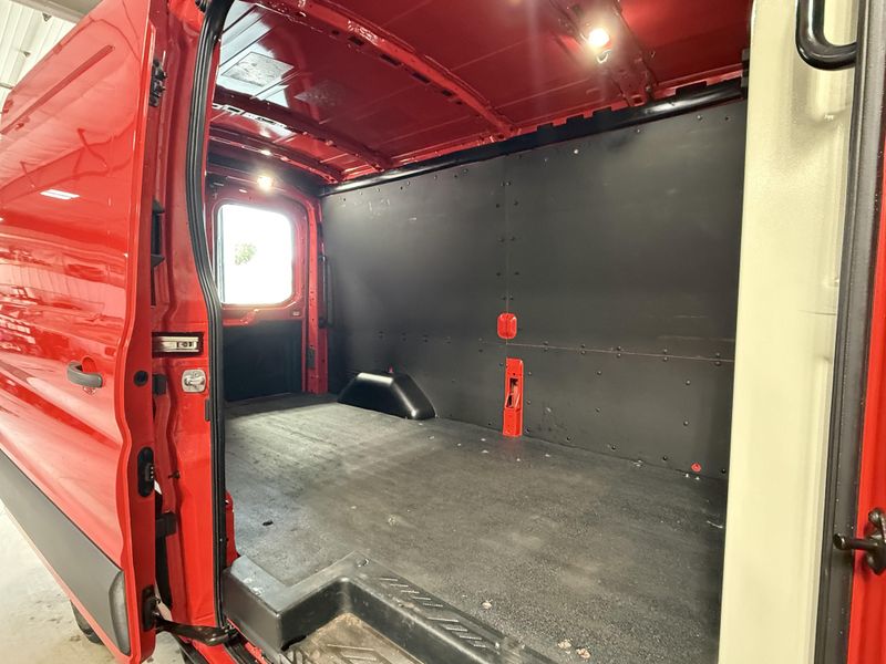 Used 2021 Ford Transit Cargo Van Image 7