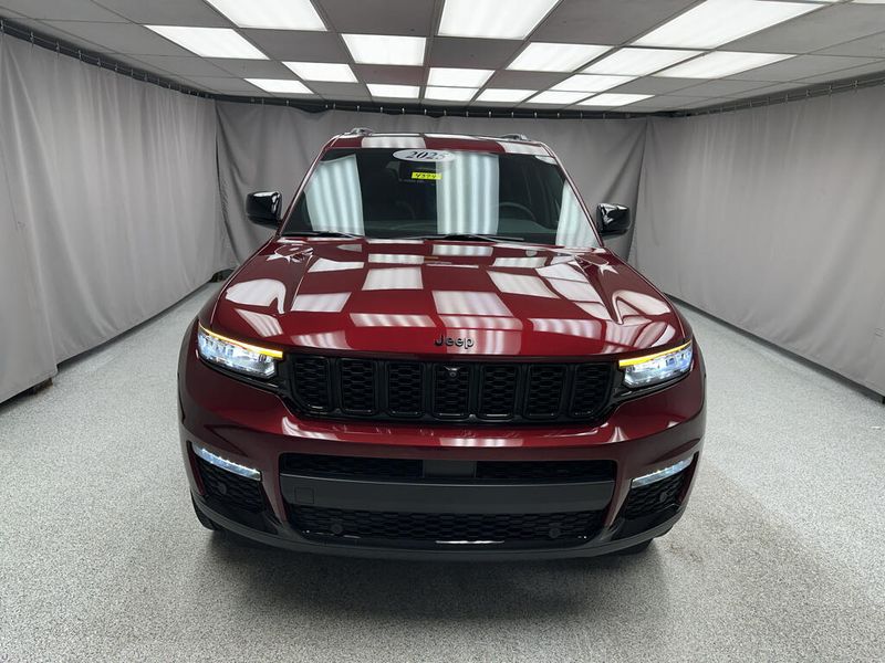 Used 2025 Jeep Grand Cherokee L LimitedImage 6