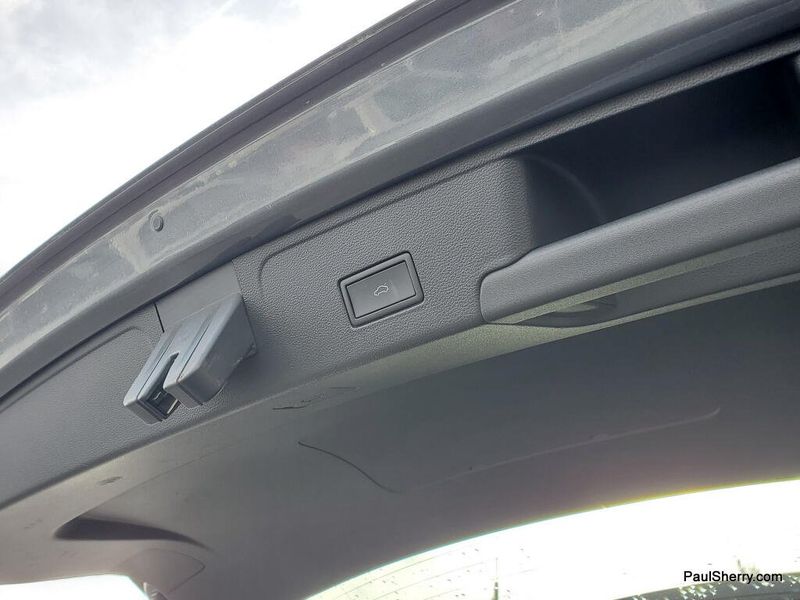 Used 2025 Volkswagen Atlas Cross Sport 2.0T SE w/Technology