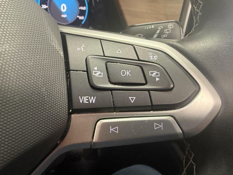 Used 2025 Volkswagen Atlas SE AWD w/Technology & SunroofImage 31