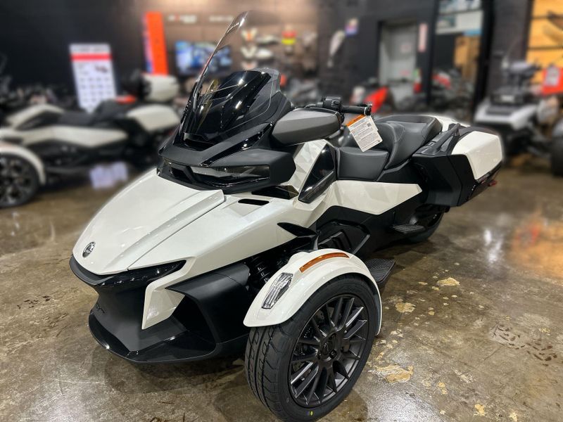 New 2026 Can-Am SPYDER RT (SE6) Image 22