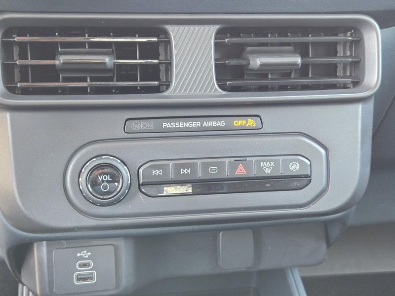 Used 2025 Ford Maverick XL FWD SuperCrew