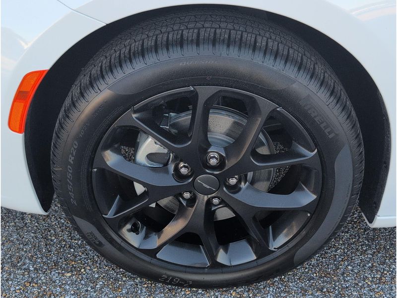 New 2027 Chrysler Pacifica SelectImage 9