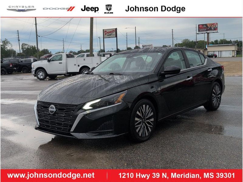 Used 2023 Nissan Altima 2.5 SVImage 1