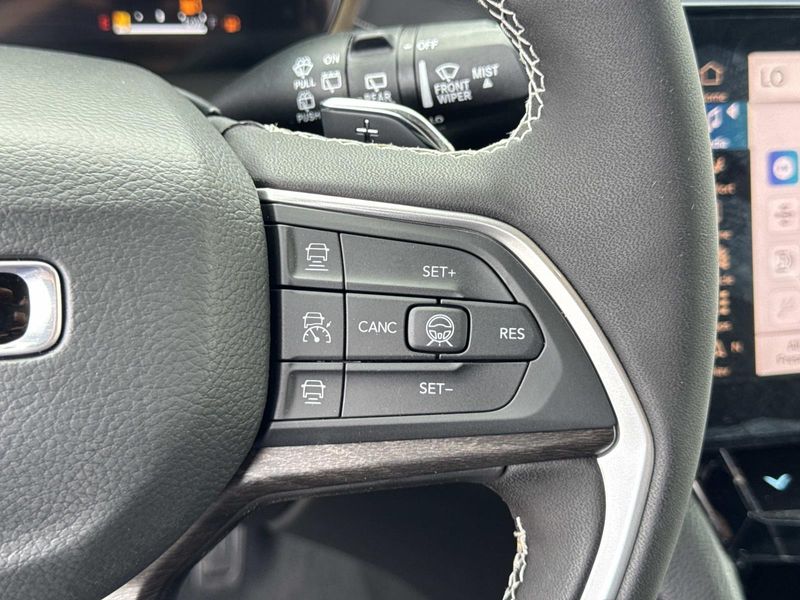 New 2026 Jeep Grand Cherokee Limited 4x2