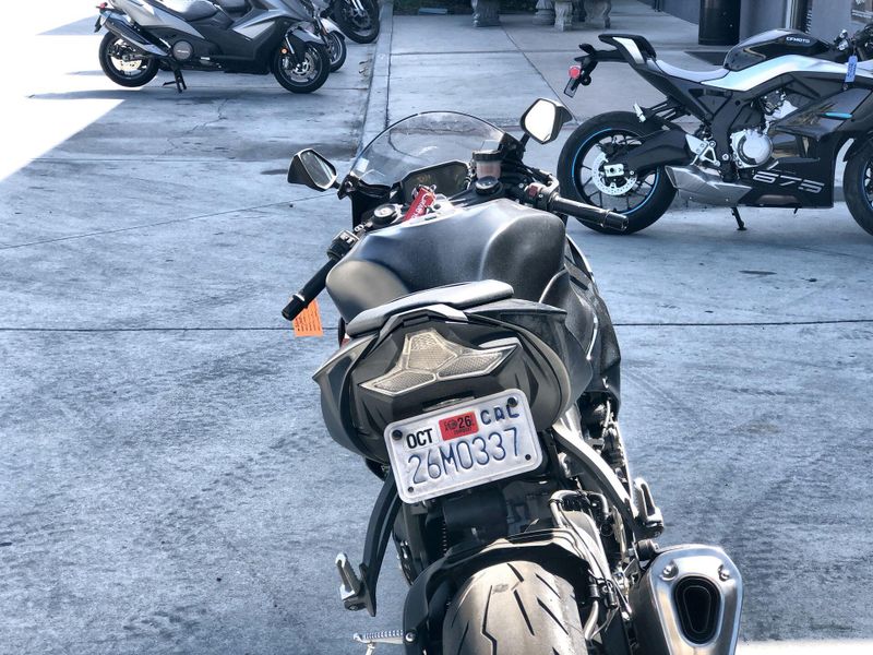 Used 2024 Kawasaki NINJA ZX-6R Image 25