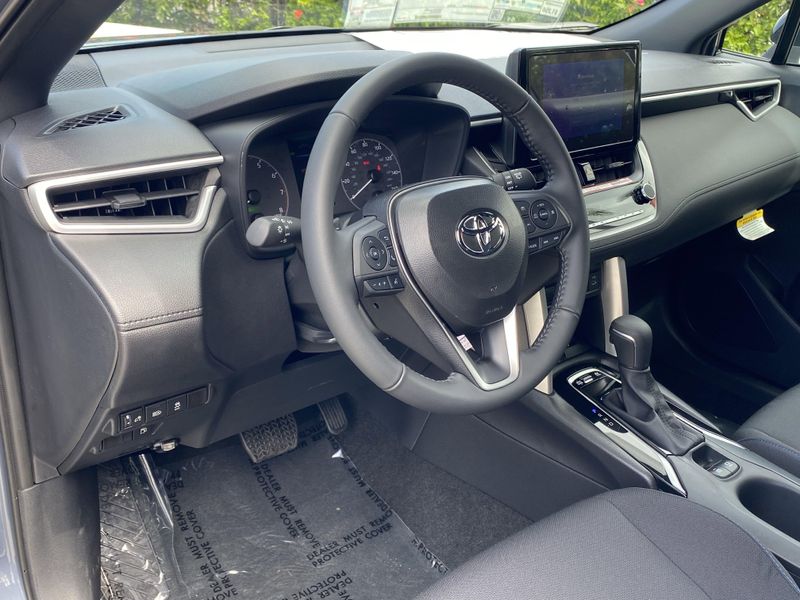 2025 Toyota Corolla Cross Hybrid SEImage 13