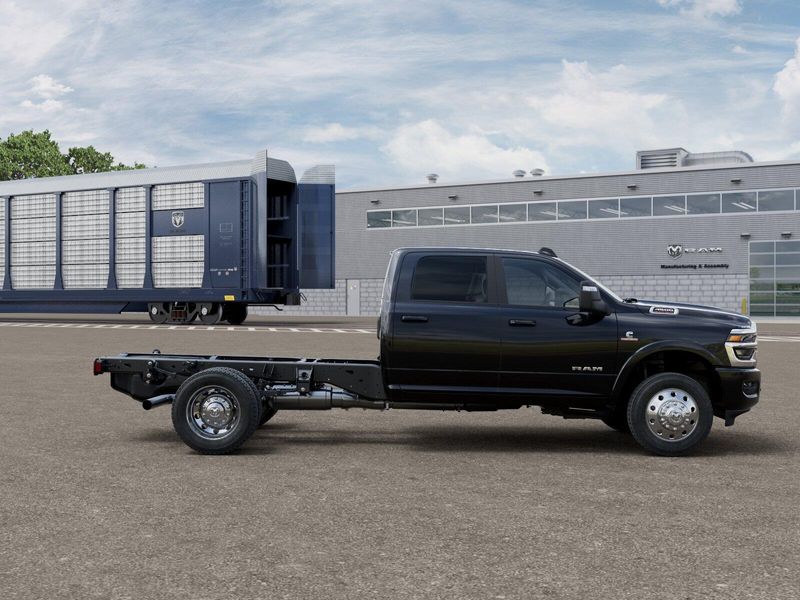New 2026 RAM 4500 Big Horn Chassis Crew Cab 4x4 60
