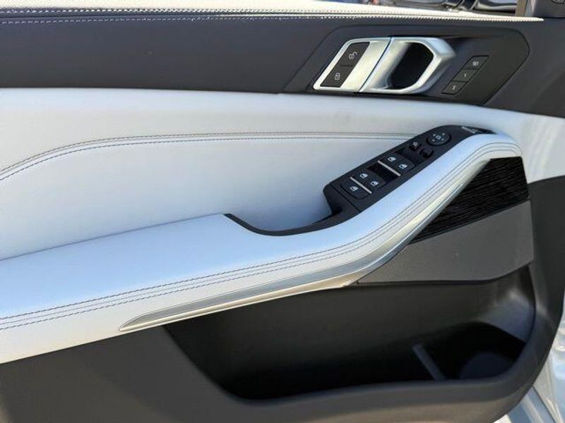 New 2026 BMW X5 sDrive40iImage 15