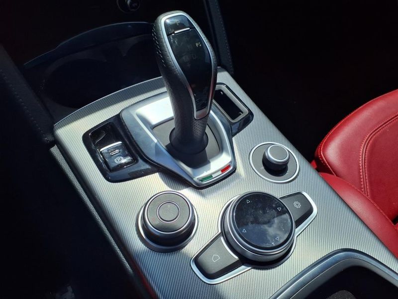 2022 Alfa Romeo Stelvio VeloceImage 25