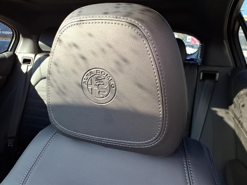 Used 2023 Alfa Romeo Stelvio VeloceImage 14