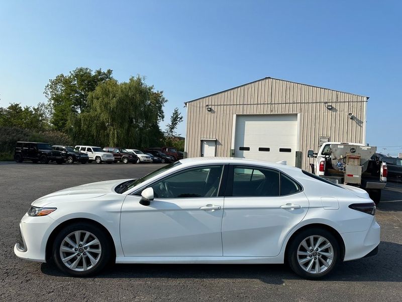 2022 Toyota Camry LEImage 7