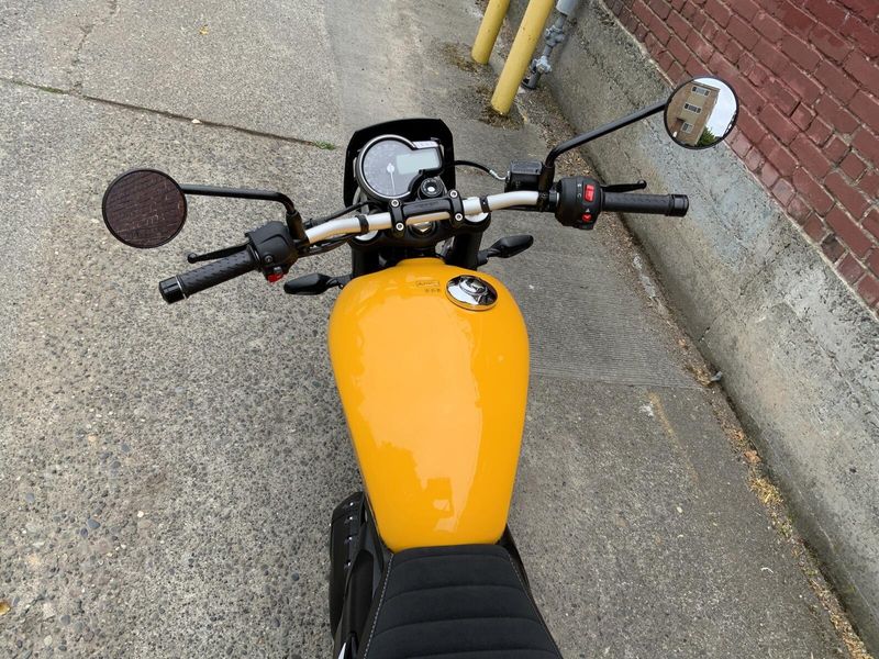 2027 Triumph STREET TRACKER 400