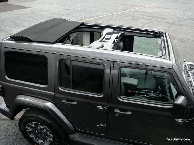 New 2025 Jeep Wrangler 4-door SaharaImage 6