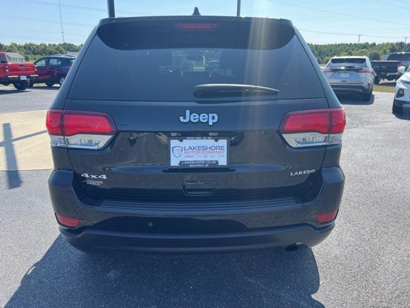 2021 Jeep Grand Cherokee Laredo XImage 6