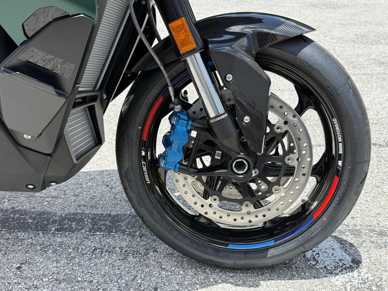 2026 BMW M 1000 XR