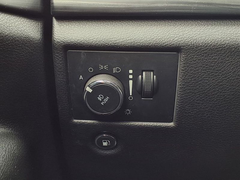 Used 2021 Jeep Grand Cherokee Laredo XImage 23