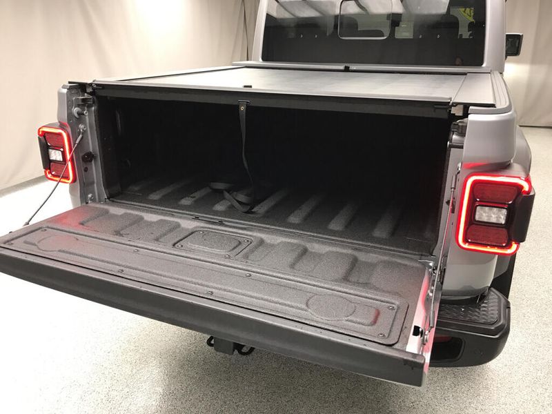 Used 2021 Jeep Gladiator OverlandImage 4