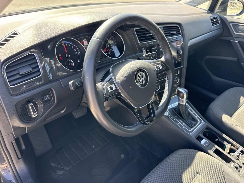 Used 2018 Volkswagen e-Golf 4-Door SE