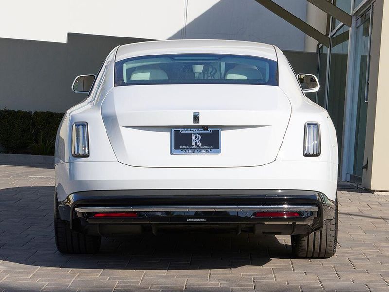 New 2025 Rolls-Royce Spectre Image 8