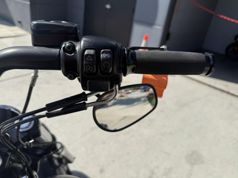 Used 2017 Harley-Davidson Dyna Street Bob Image 12