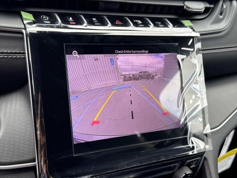 New 2026 Jeep Grand Cherokee Laredo 4x2