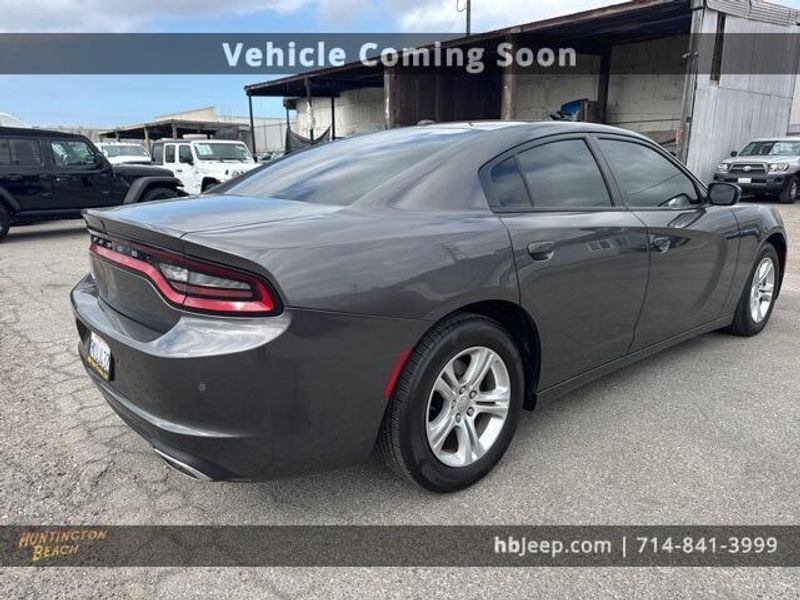 2021 Dodge Charger SXTImage 5