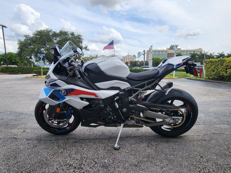 2026 BMW S 1000 RRImage 1