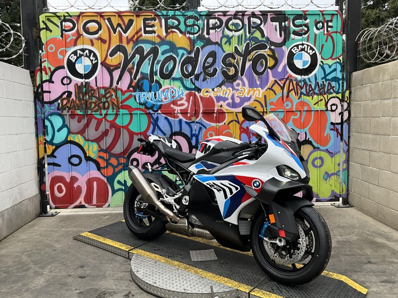 New 2026 BMW M 1000 RR Image 3